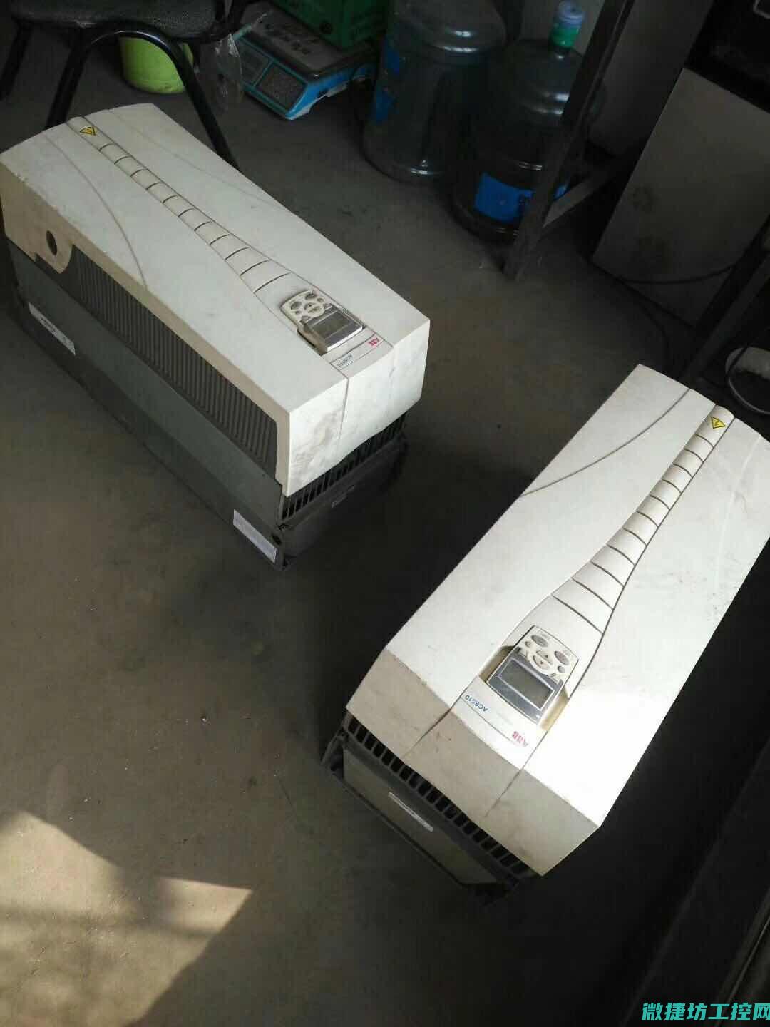 怎样清理变频器故障 (变频器滤网清灰)