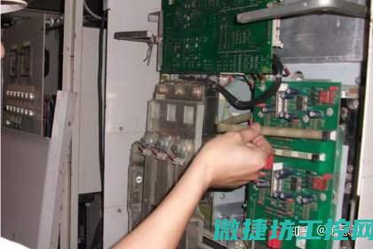 变频器通讯故障 (变频器通讯代码)
